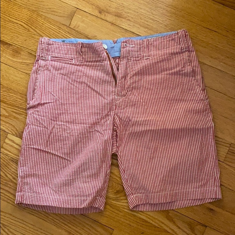 men’s khaki shorts